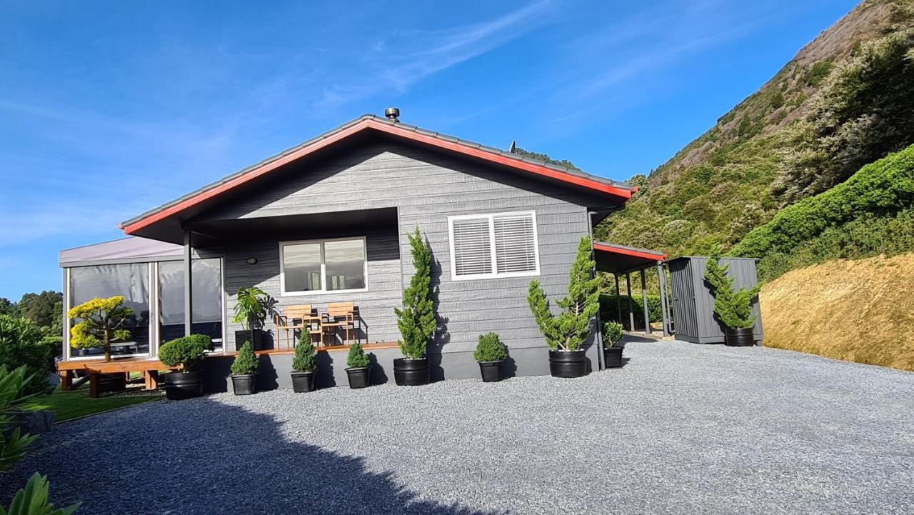 Rocky Ridge Cottage Takaka Exterior photo