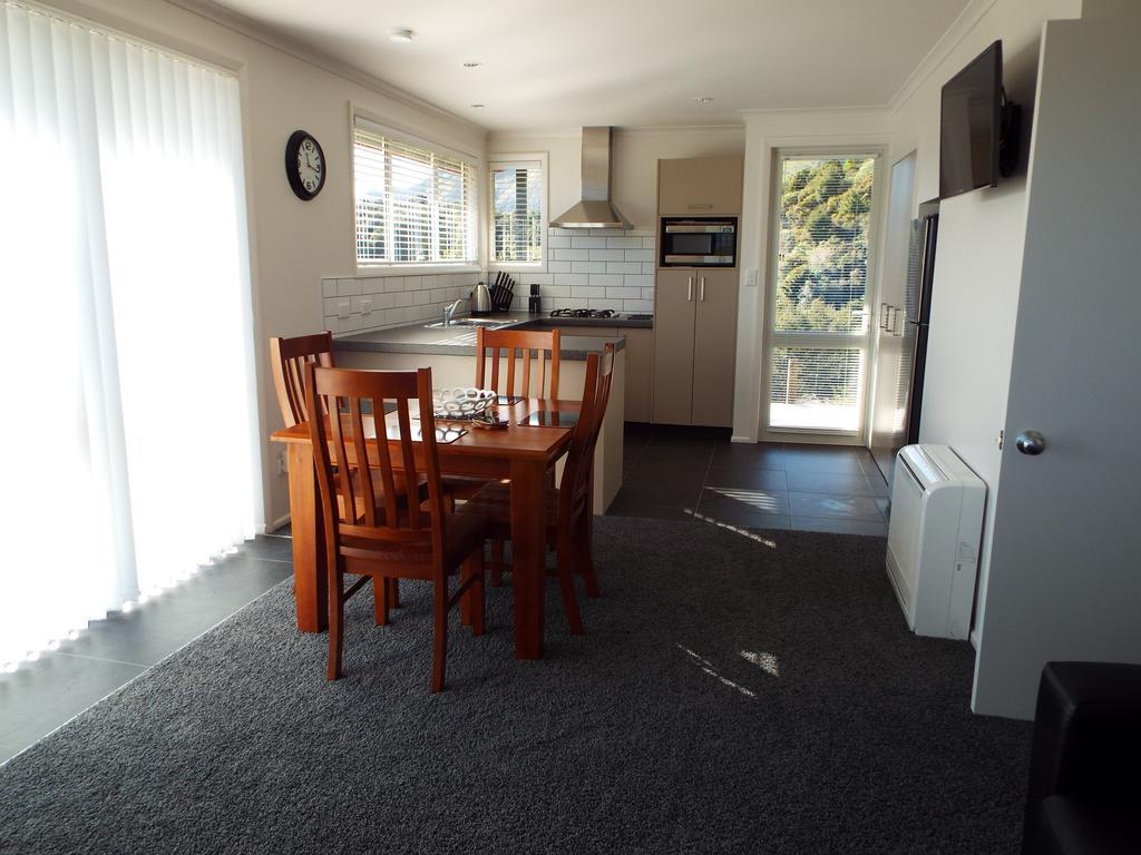 Rocky Ridge Cottage Takaka Exterior photo